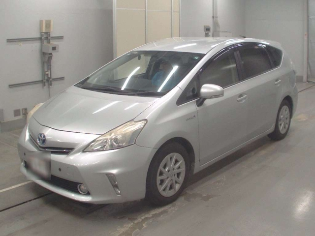 TOYOTA PRIUS ALPHA 2013