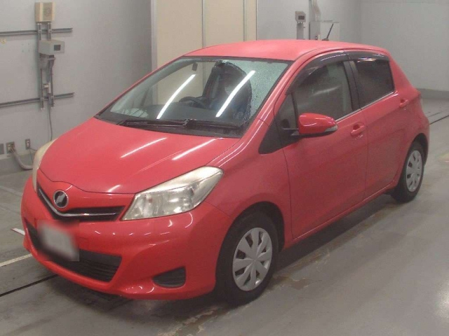 TOYOTA VITZ 2011
