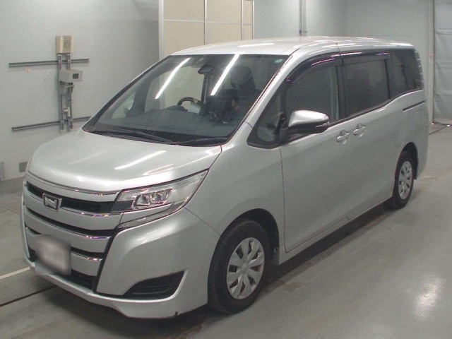 TOYOTA NOAH 2020