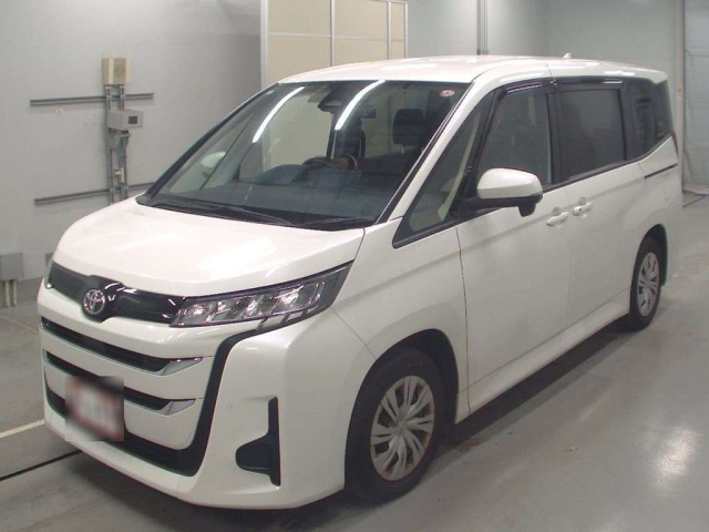 TOYOTA NOAH 2023