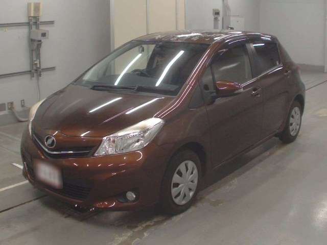 TOYOTA VITZ 2014