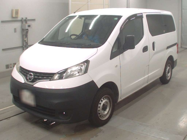 NISSAN NV200