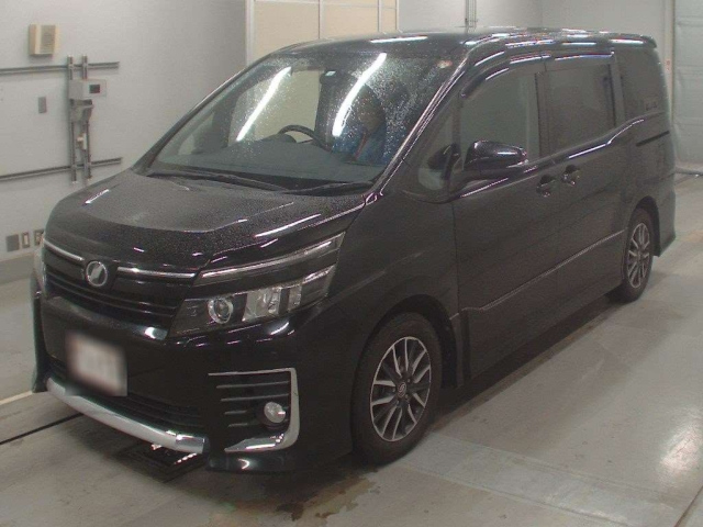 TOYOTA VOXY 2014