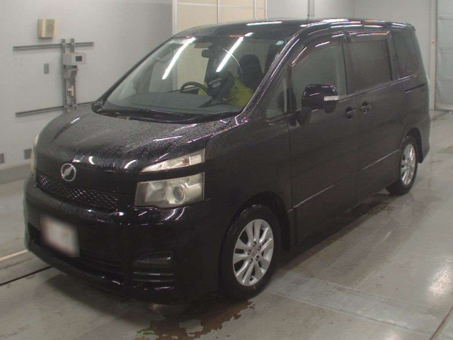 TOYOTA VOXY 2010