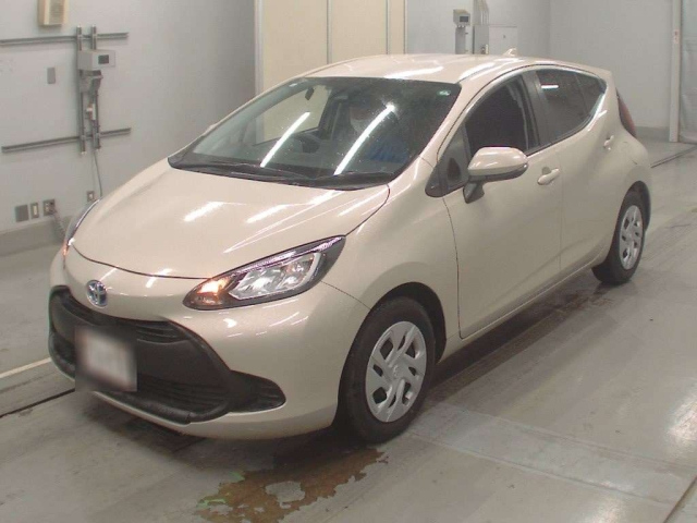 TOYOTA AQUA 2022
