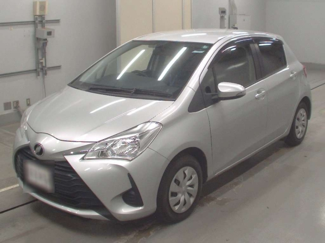 TOYOTA VITZ 2017
