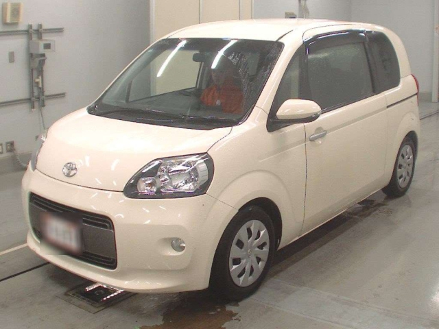 TOYOTA PORTE 2016
