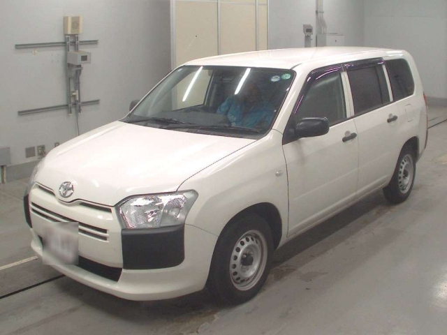 TOYOTA PROBOX 2018