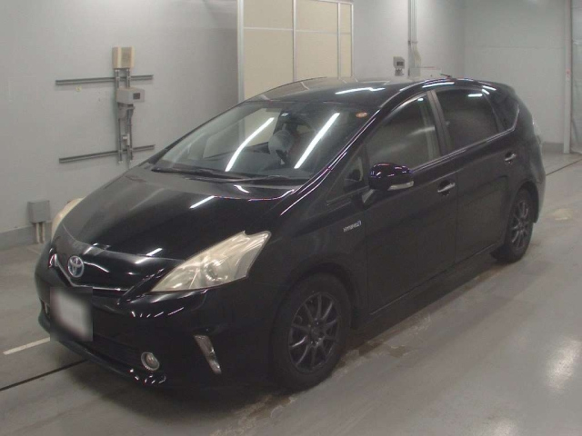 TOYOTA PRIUS ALPHA 2014