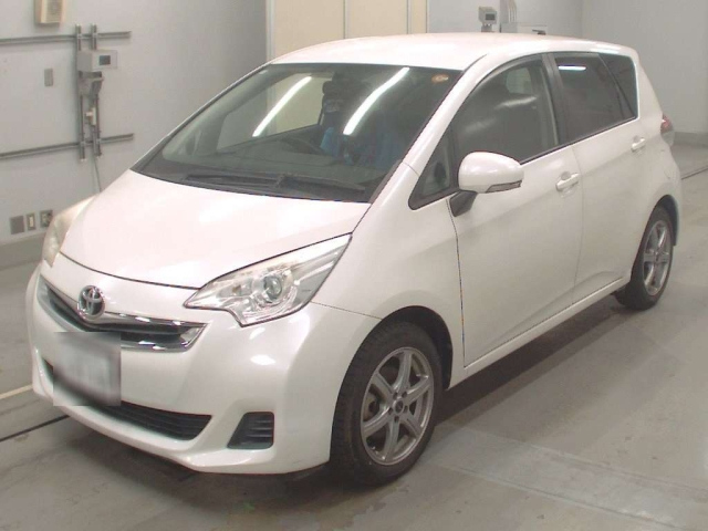 TOYOTA RACTIS 2015
