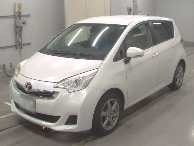 TOYOTA RACTIS 2015