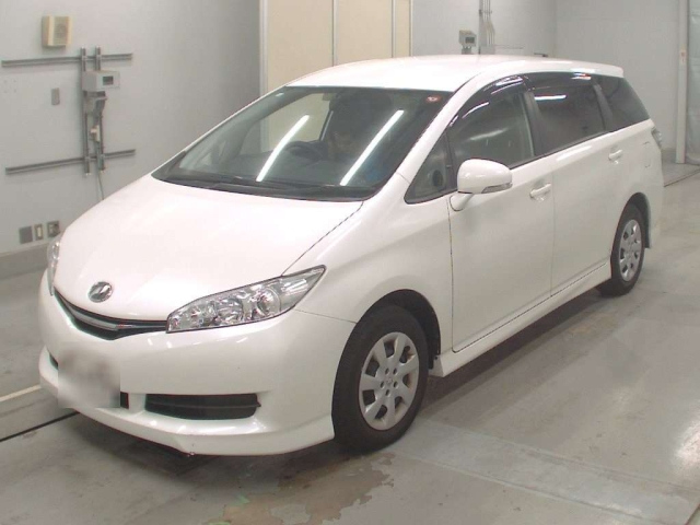 TOYOTA WISH 2016