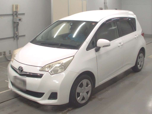 TOYOTA RACTIS 2013