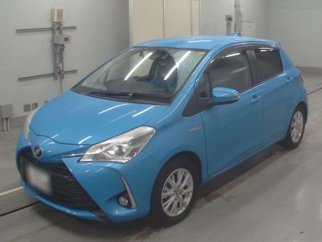 TOYOTA VITZ 2018