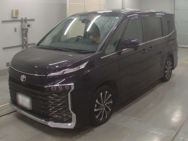TOYOTA VOXY 2023