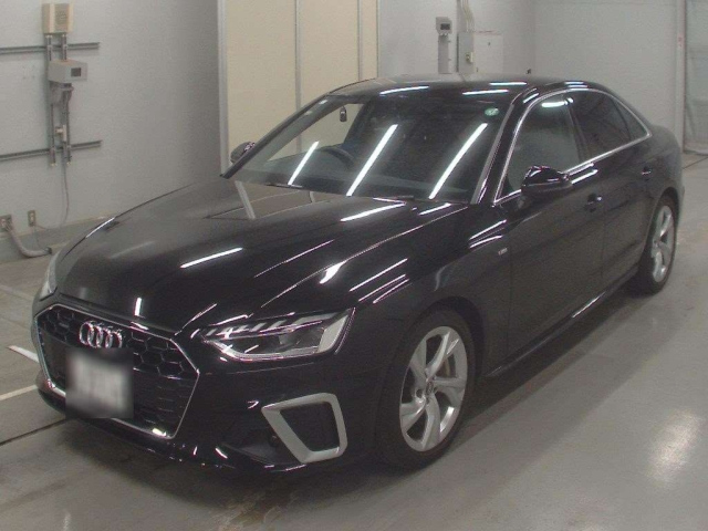 AUDI A4 2021