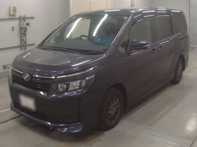 TOYOTA VOXY 2015