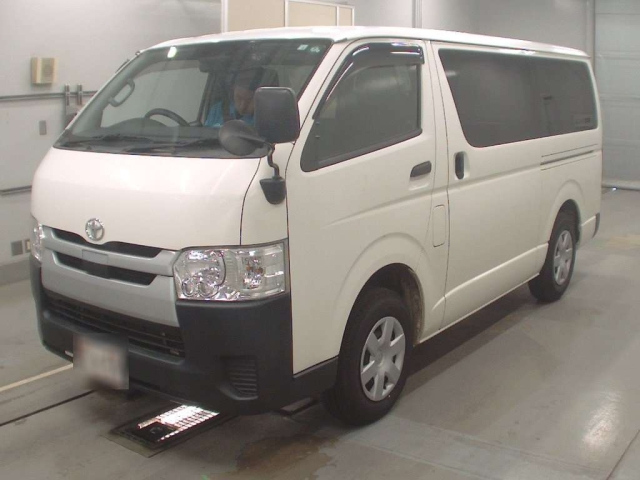 TOYOTA HIACE VAN 2020