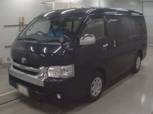 TOYOTA HIACE 2020