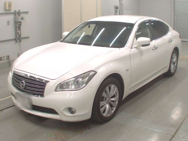 NISSAN FUGA