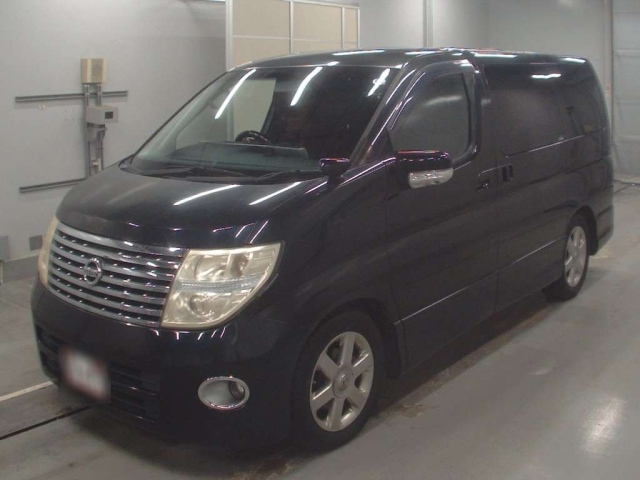 NISSAN ELGRAND