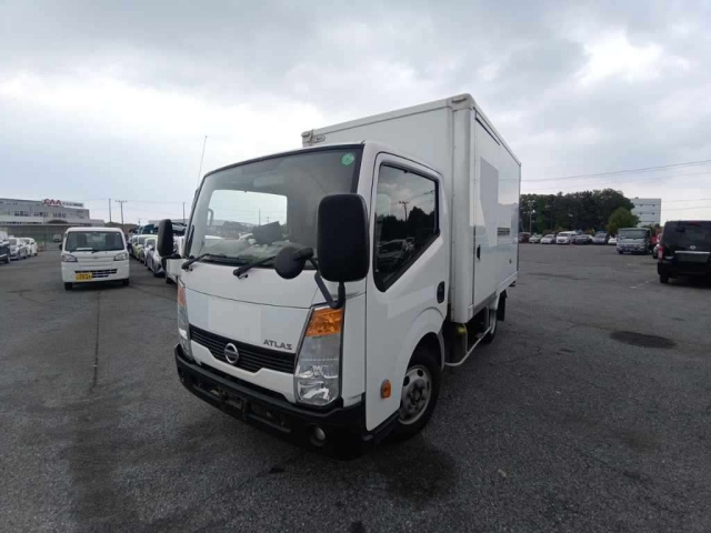 NISSAN ATLAS 2015