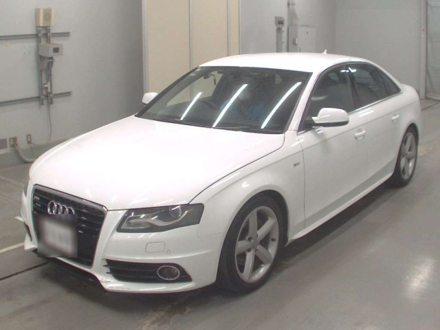 AUDI A4 2011