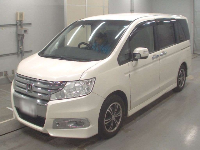 HONDA STEP WAGON 2011