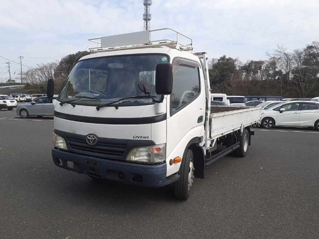 TOYOTA DYNA