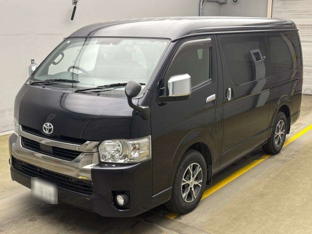 TOYOTA HIACE VAN 2022