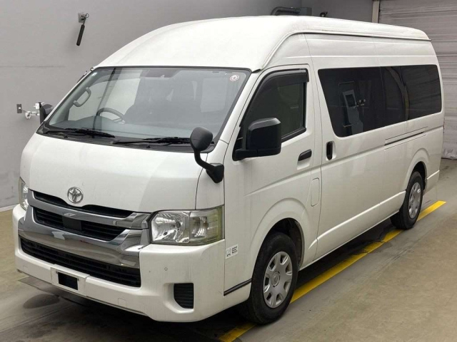 TOYOTA HIACE VAN 2022