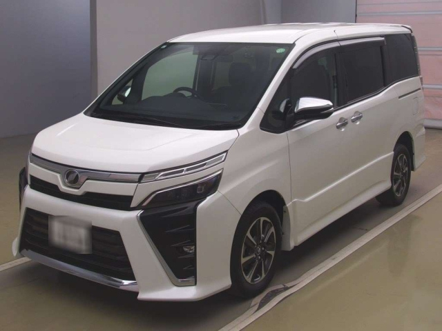 TOYOTA VOXY 2018