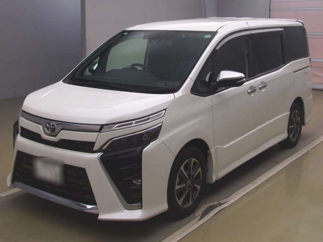 TOYOTA VOXY 2021