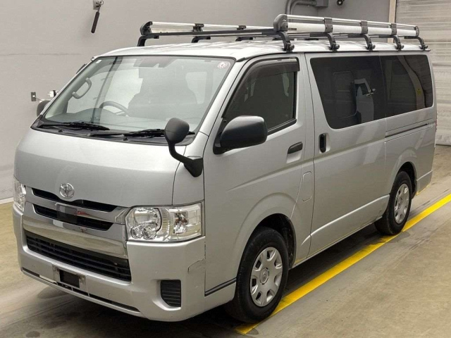 TOYOTA HIACE VAN 2018