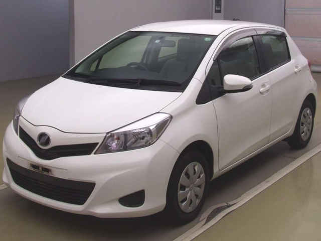 TOYOTA VITZ 2014