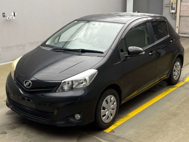 TOYOTA VITZ 2012