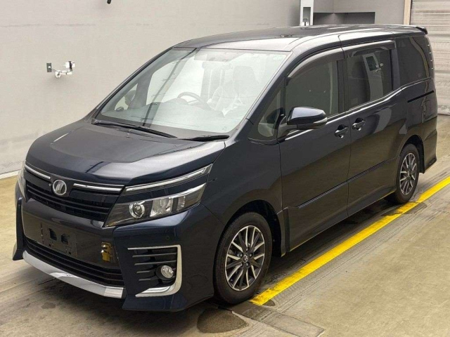 TOYOTA VOXY 2014