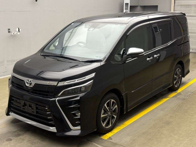 TOYOTA VOXY 2020