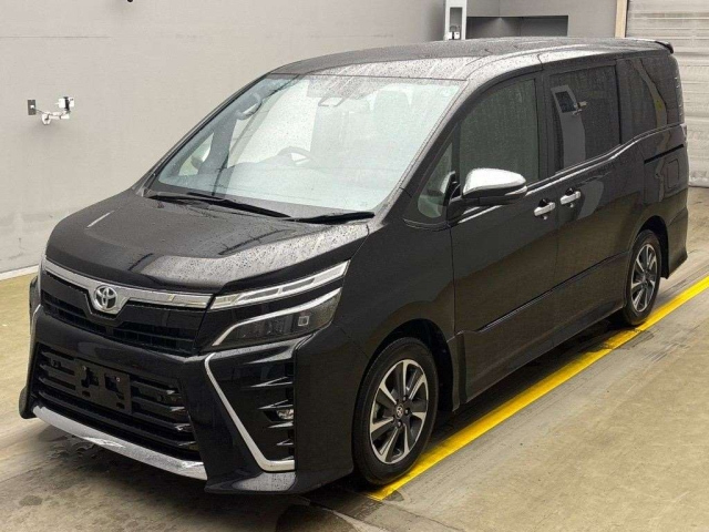 TOYOTA VOXY 2020