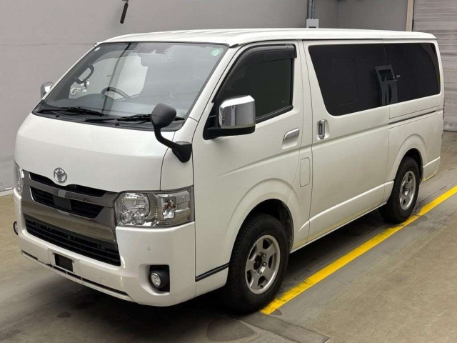 TOYOTA HIACE VAN 2020