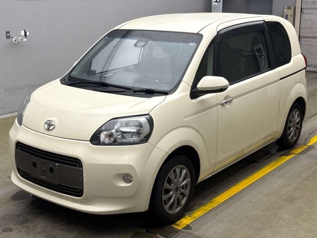 TOYOTA PORTE 2016