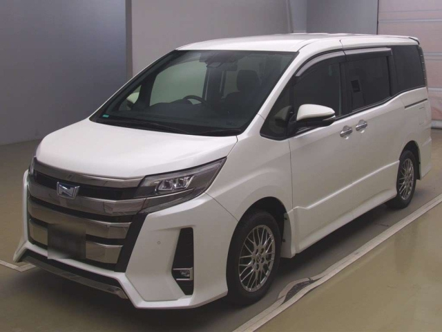 TOYOTA NOAH 2020