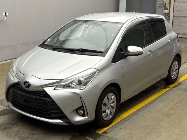 TOYOTA VITZ 2018