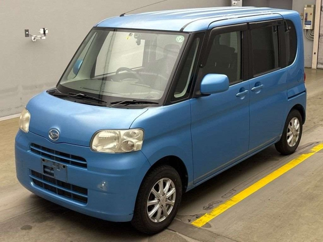 DAIHATSU TANTO 2010