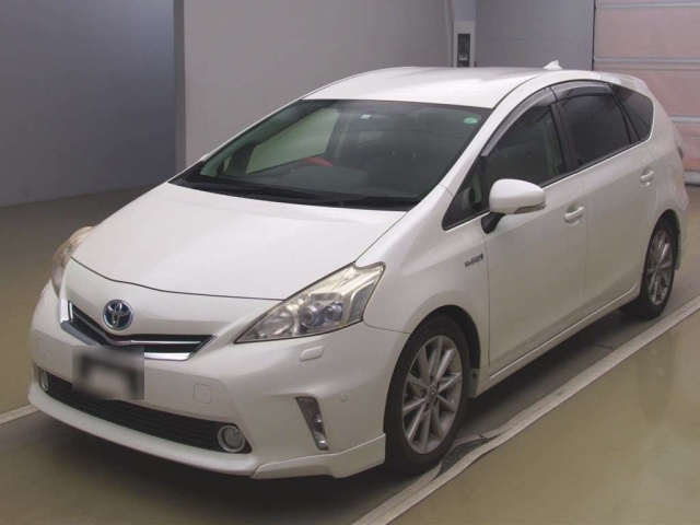TOYOTA PRIUS ALPHA 2012