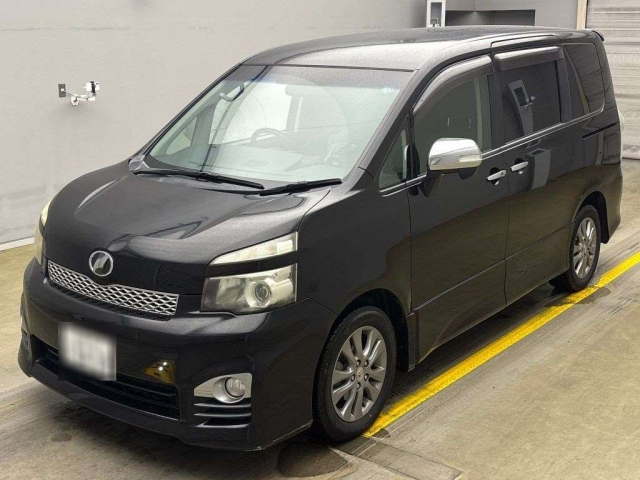 TOYOTA VOXY 2011