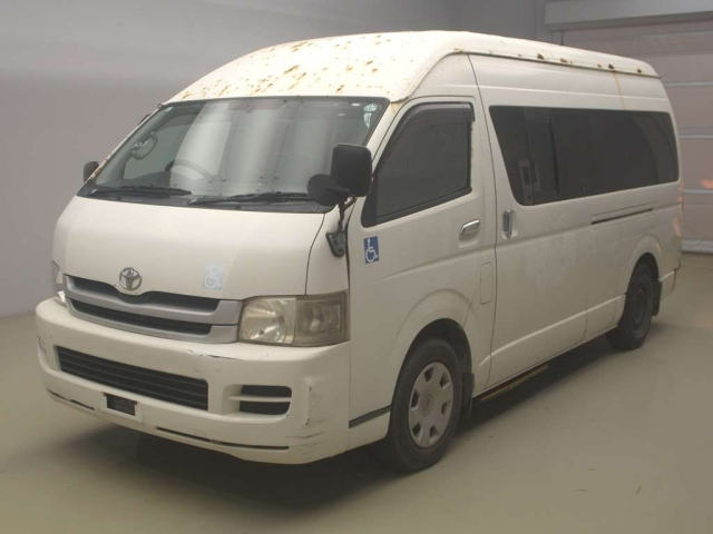 TOYOTA HIACE