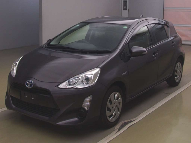 TOYOTA AQUA 2015