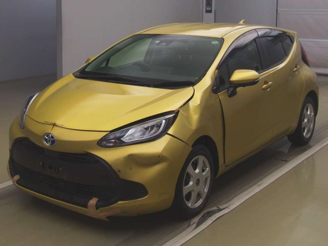 TOYOTA AQUA 2021