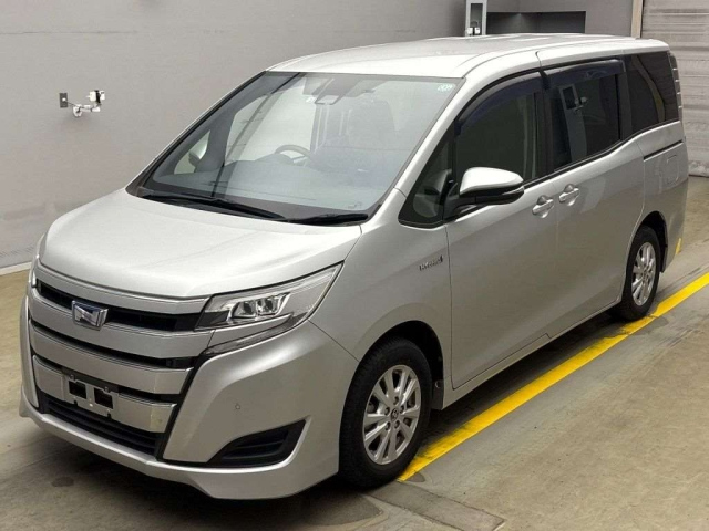 TOYOTA NOAH 2020